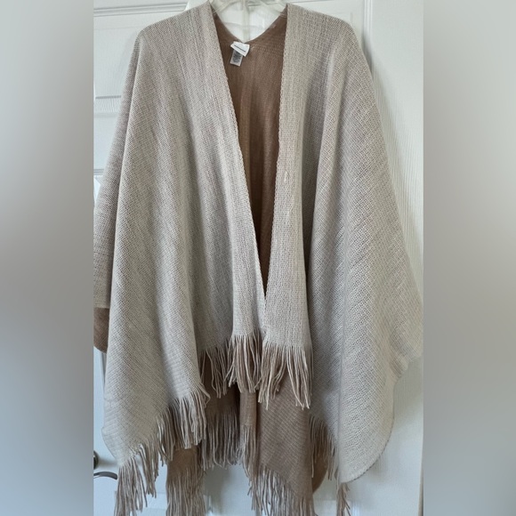 NWT Reversible Ruana - Picture 3 of 5